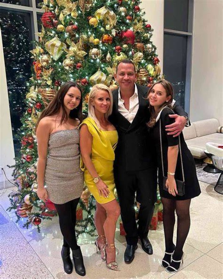 Alex Velea’s Girlfriend: Who is Alex Velea Dating?