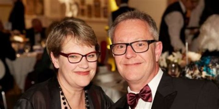 Elaine Smith, Jonathan Biggins's Wife