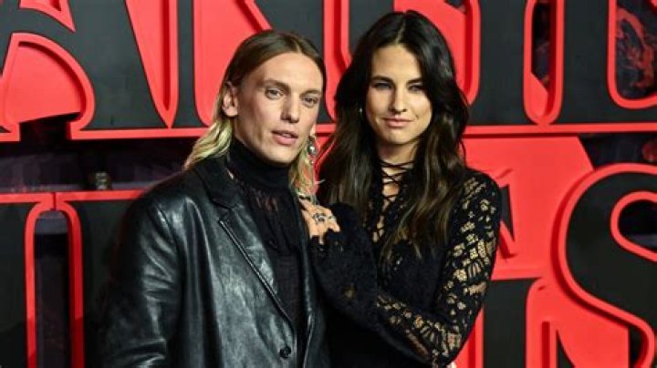 Elena Kamperi’s Girlfriend: Who is Elena Kamperi Dating?
