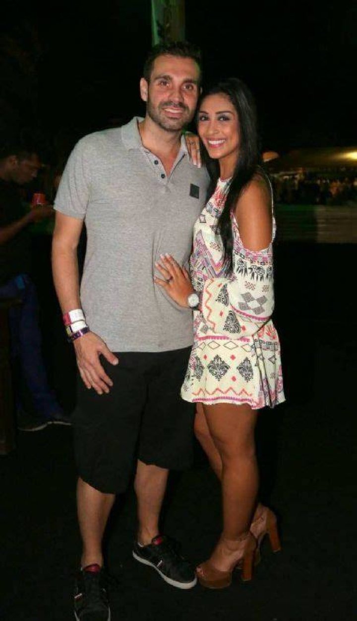 Gustavo Bernardes, Amanda Djehdian's Boyfriend