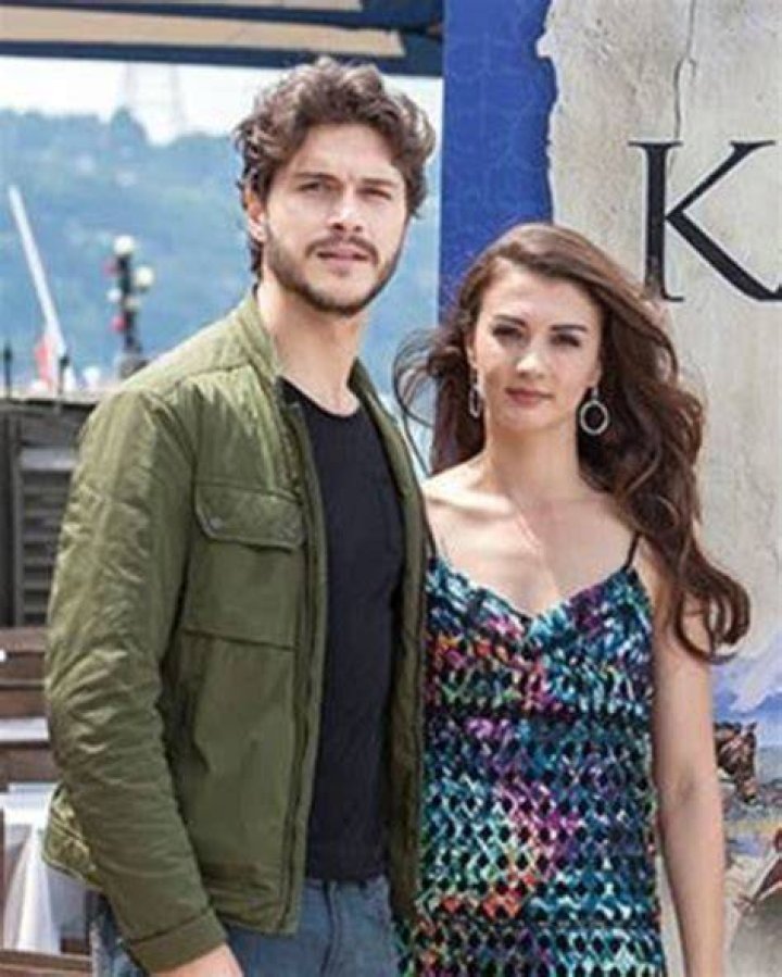 Ozge Ozberk’s Boyfriend: Who is Ozge Ozberk Dating?