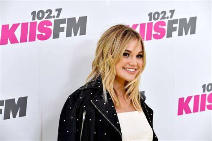 Who is Melody Holt Dating – Melody Holt's Boyfriend & Exes